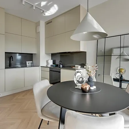 Apartment Nadmorski Dwor 800m Od Plazy By Downtown Gdansk