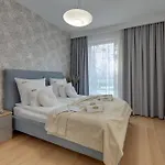 Nadmorski Dwor 800m Od Plazy By Downtown