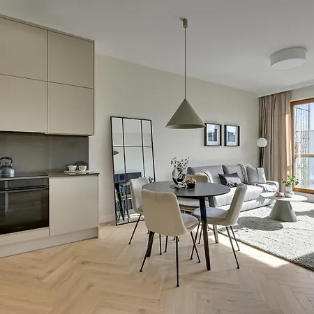 Nadmorski Dwor 800m Od Plazy By Downtown