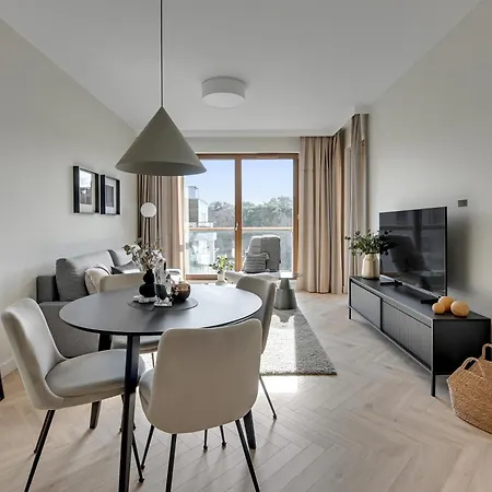 Nadmorski Dwor 800m Od Plazy By Downtown