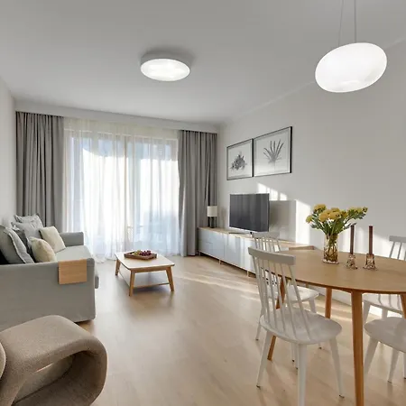 Nadmorski Dwor 800m Od Plazy By Downtown Γκντανσκ