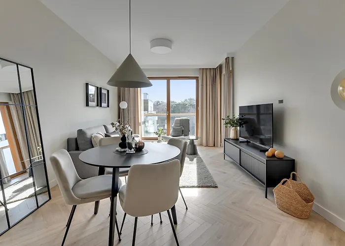 Nadmorski Dwor 800m Od Plazy By Downtown