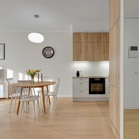 Nadmorski Dwor 800m Od Plazy By Downtown * غدانسك