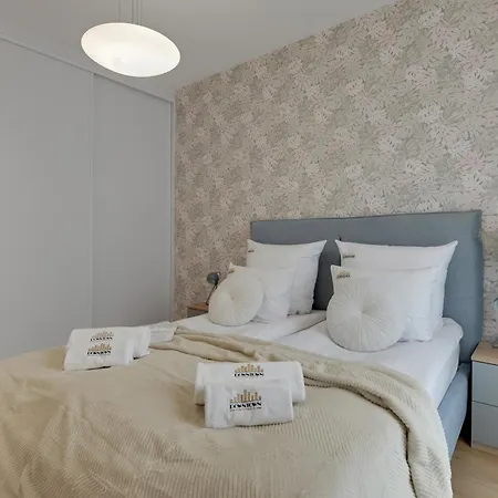 Nadmorski Dwor 800m Od Plazy By Downtown غدانسك