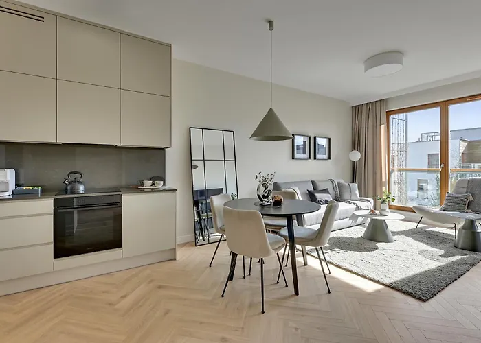 Nadmorski Dwor 800m Od Plazy By Downtown