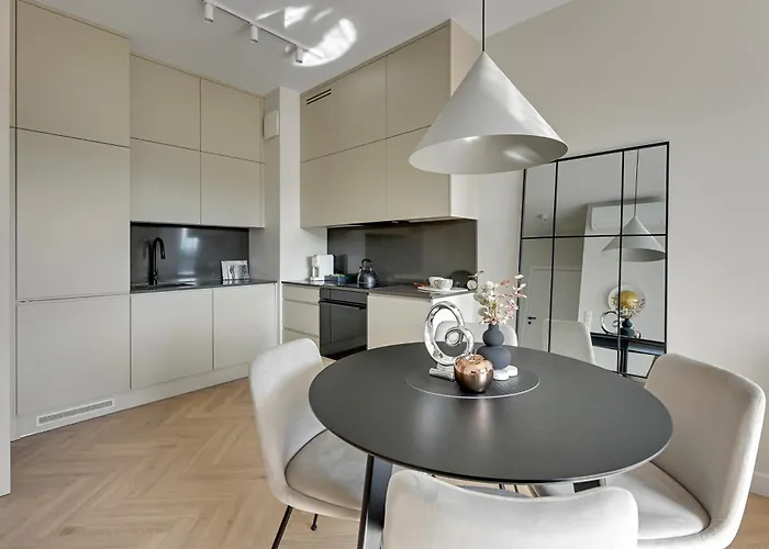 Apartment Nadmorski Dwor 800m Od Plazy By Downtown Gdansk