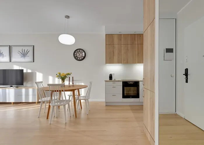 Nadmorski Dwor 800m Od Plazy By Downtown * غدانسك